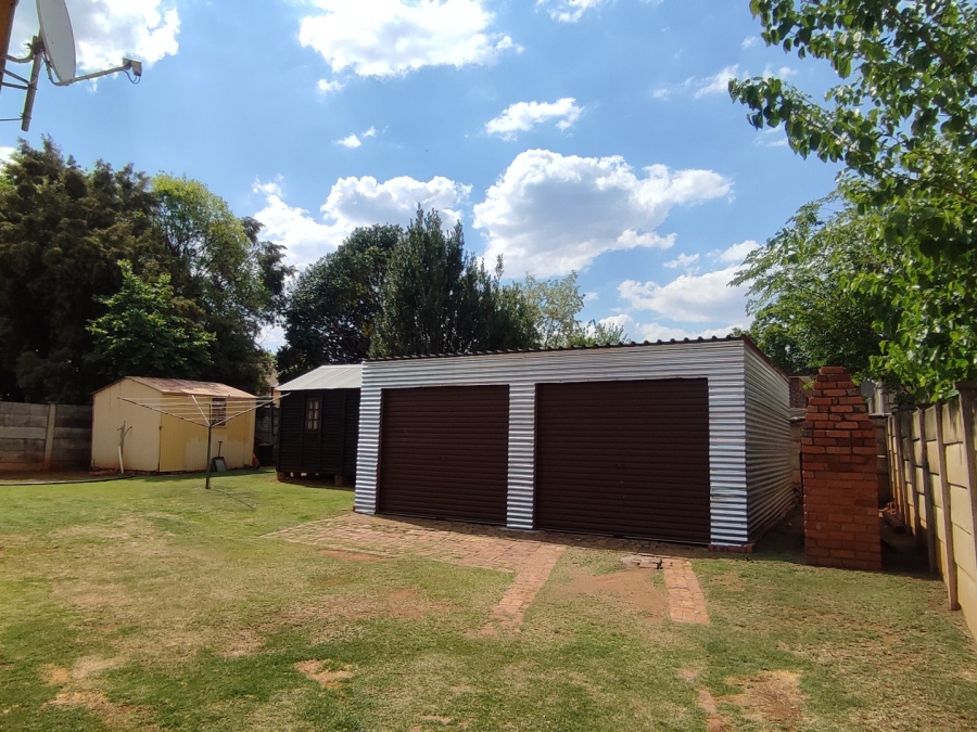 4 Bedroom Property for Sale in Uitsig Free State